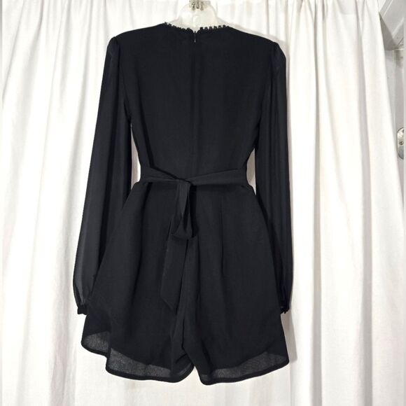 Express long sheer sleeve v-neck romper Black Sz 2 - Picture 13 of 14